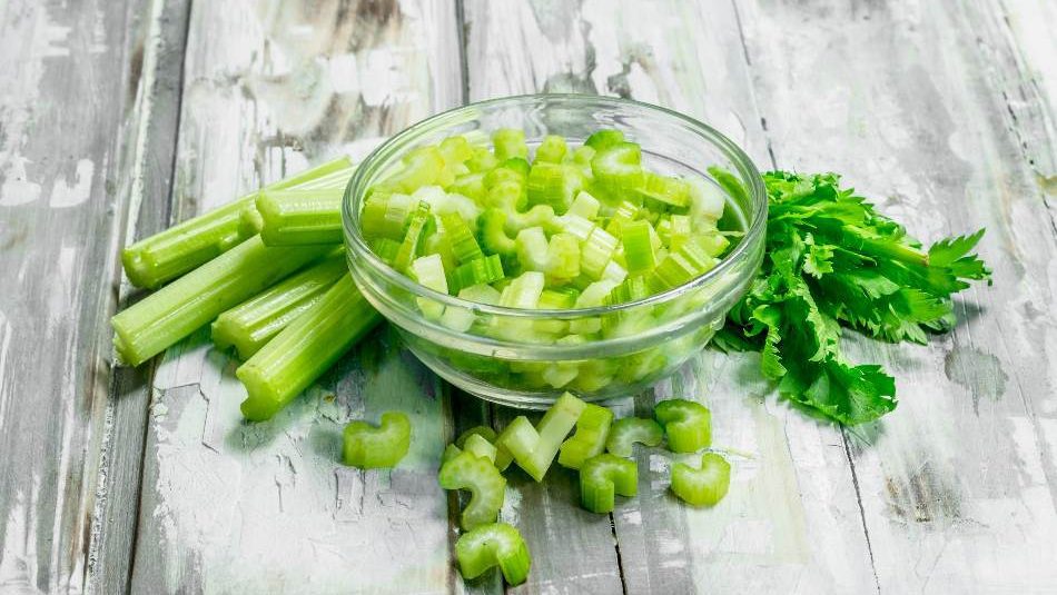 Celery Leaves , chinese celery substitute, substitutes for celery, celery parsley, parsley and celery, celery leaves substitute, parsley substitute 