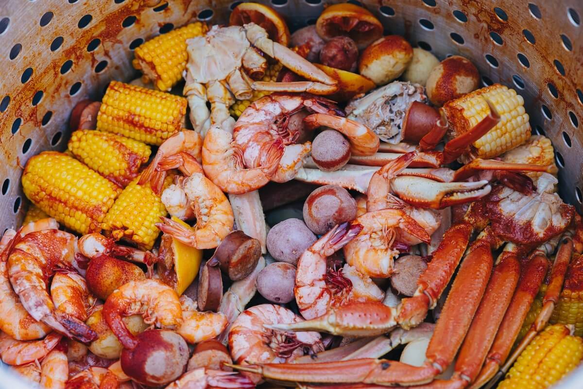 How to Reheat Seafood Boil? | 6 Fast and Easy Methods in 2024