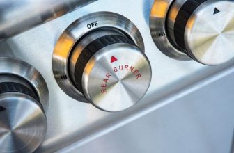 how to turn on a gas grill
