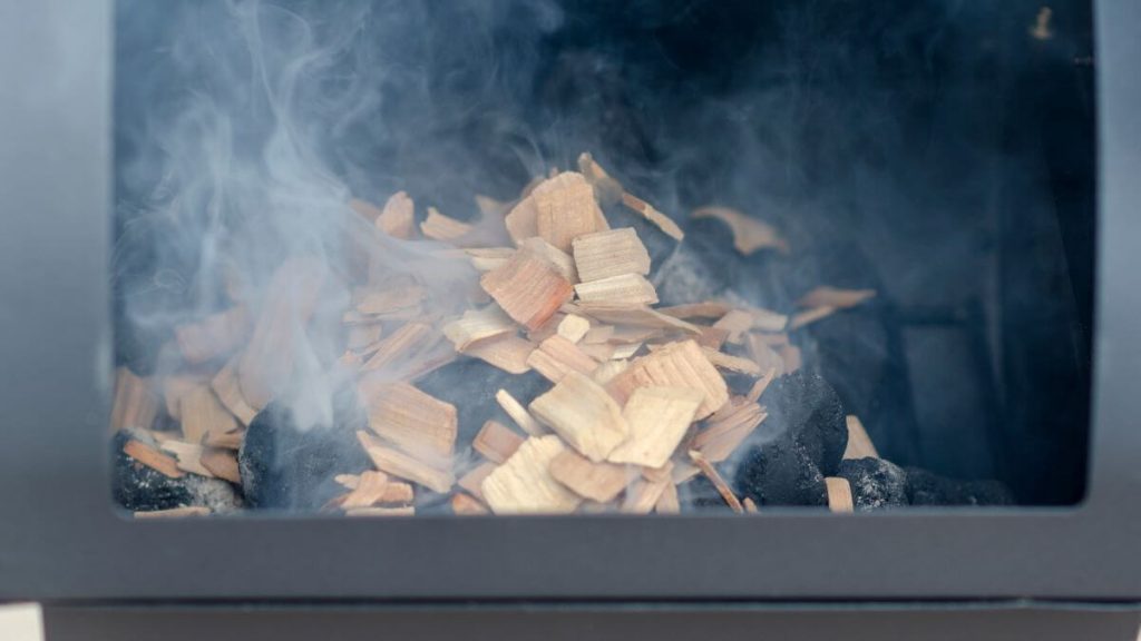 how to use smoker box on charcoal grill