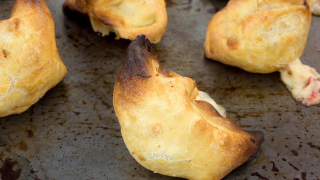 What is the best way to reheat crab rangoon?