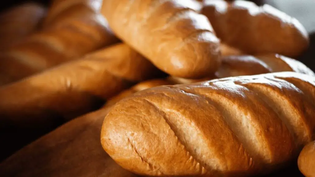 How to Reheat Baguette? | 6 Easy and Fast Methods in 2024