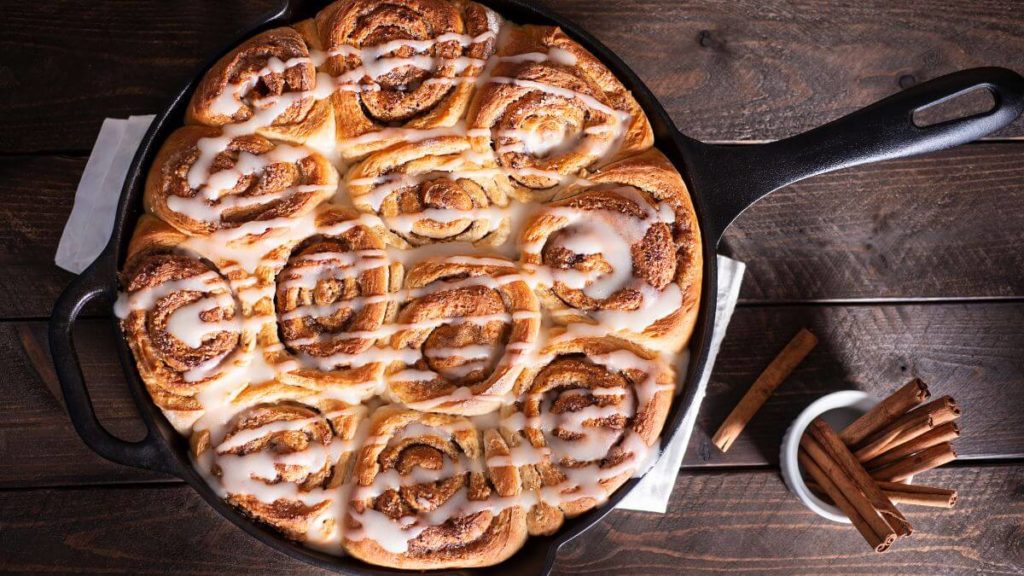 Can you eat cinnamon rolls the next day?