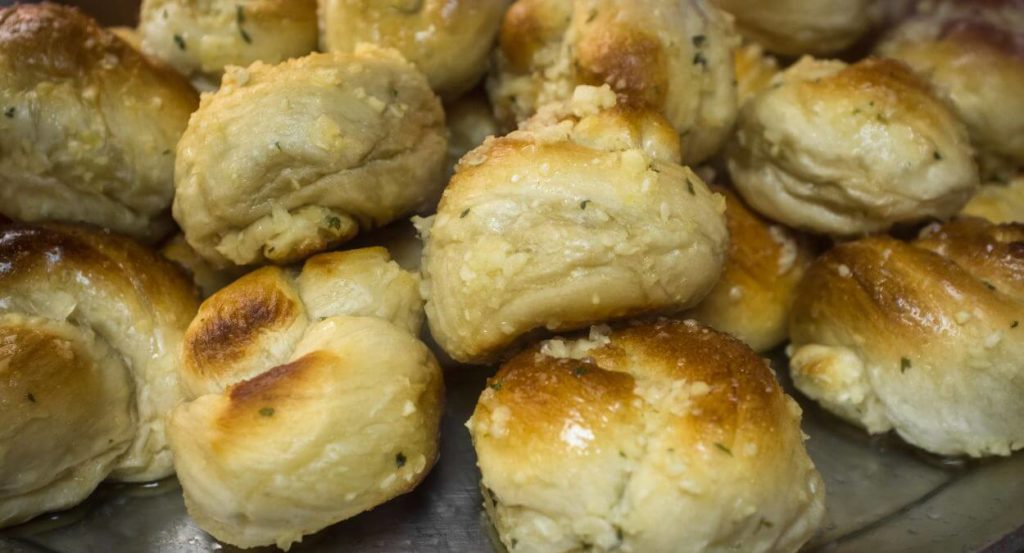 Can you eat a garlic knots next day?