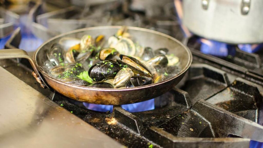 how to reheat mussels stovetop