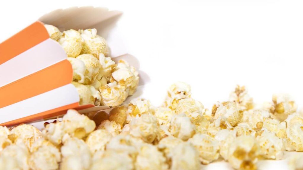 how to reheat popcorn