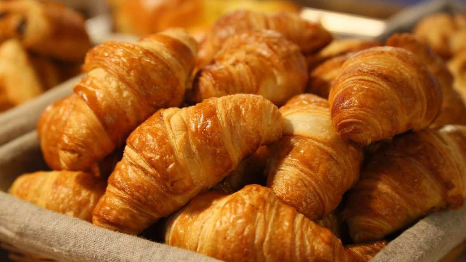 How to Reheat Croissant? | 5 Easy and Fast Methods in 2024